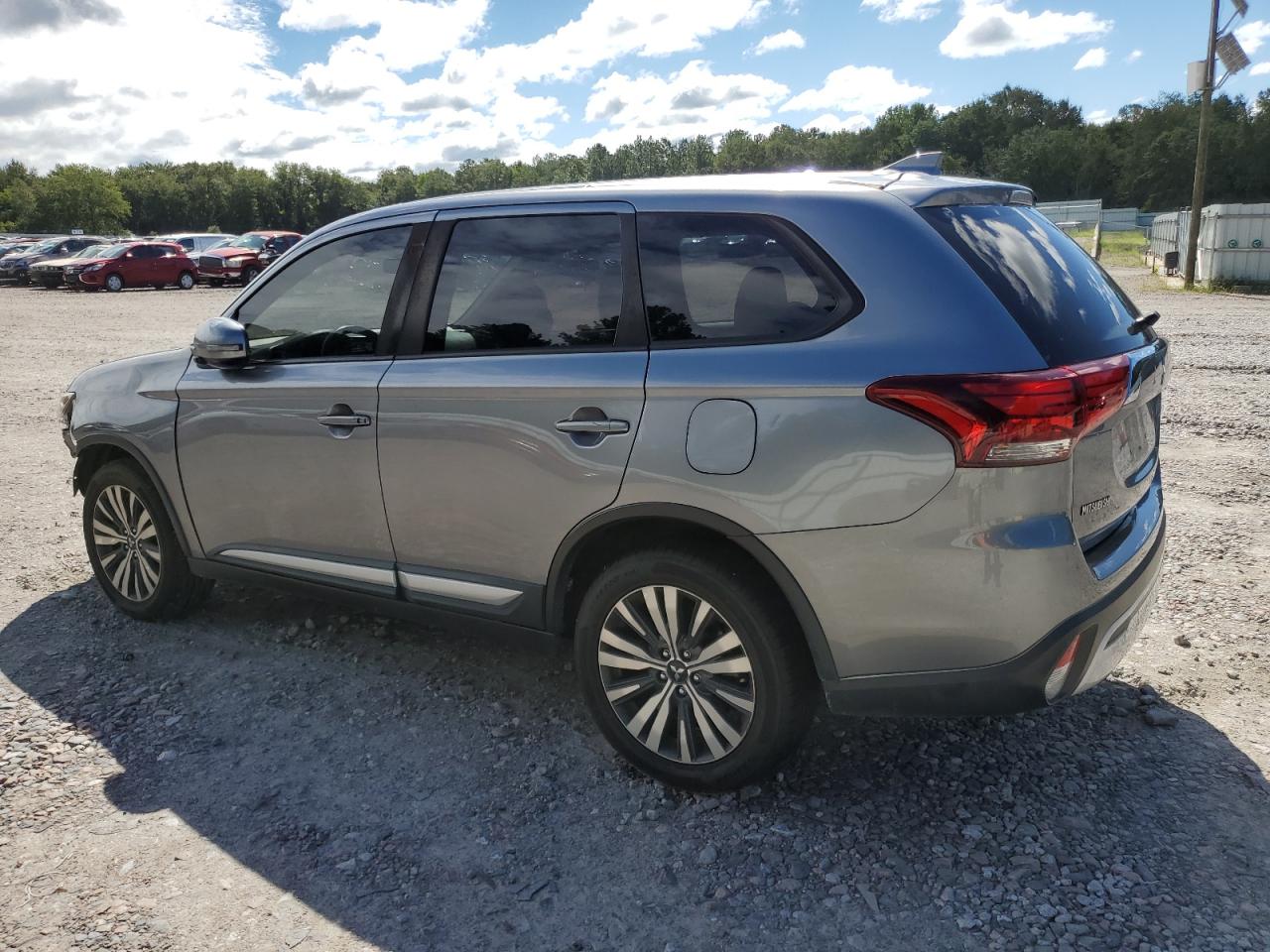 JA4AD3A31KZ044018 2019 MITSUBISHI OUTLANDER - Image 2