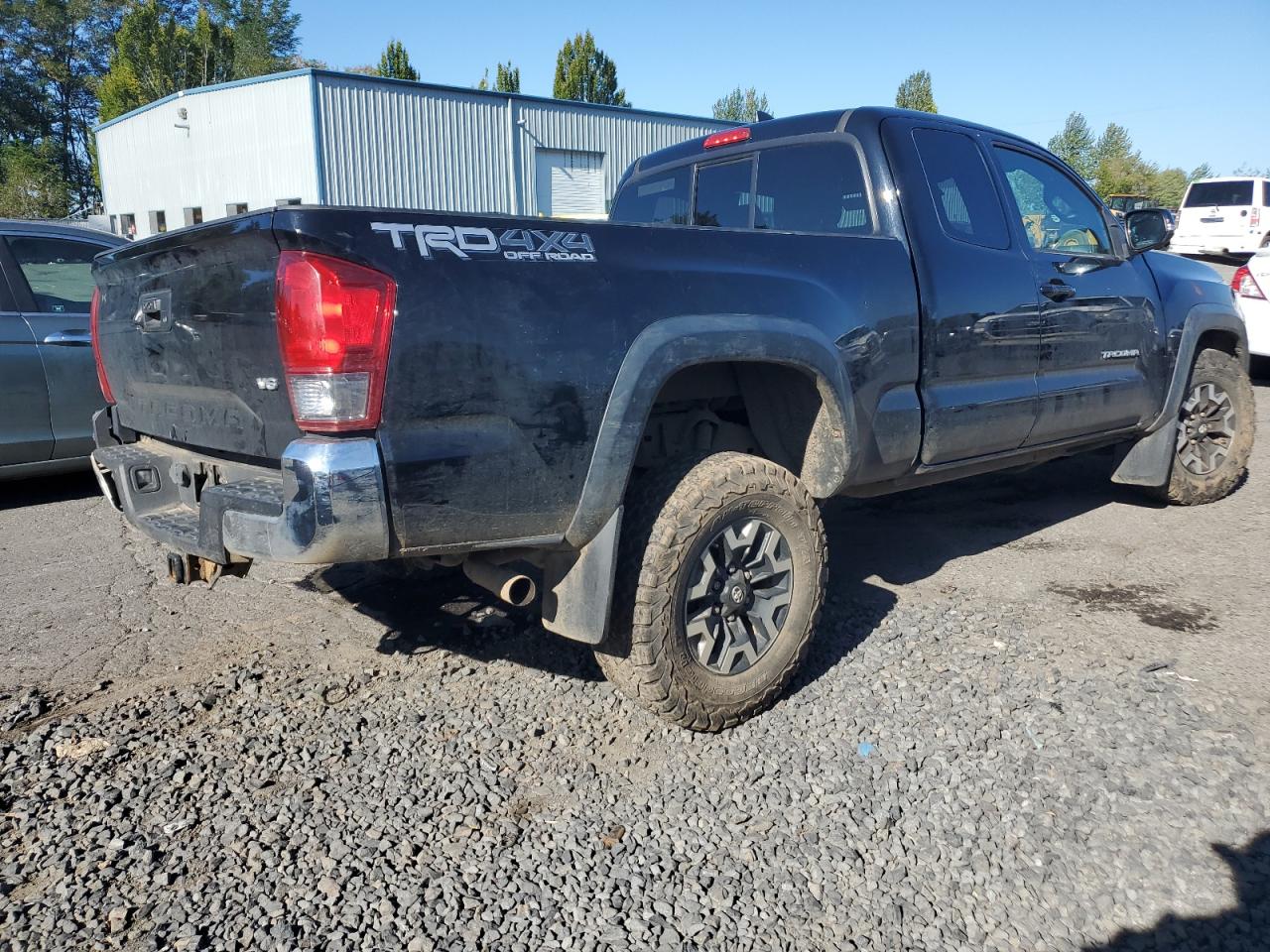 VIN 5TFSZ5AN3HX078460 2017 TOYOTA TACOMA no.3