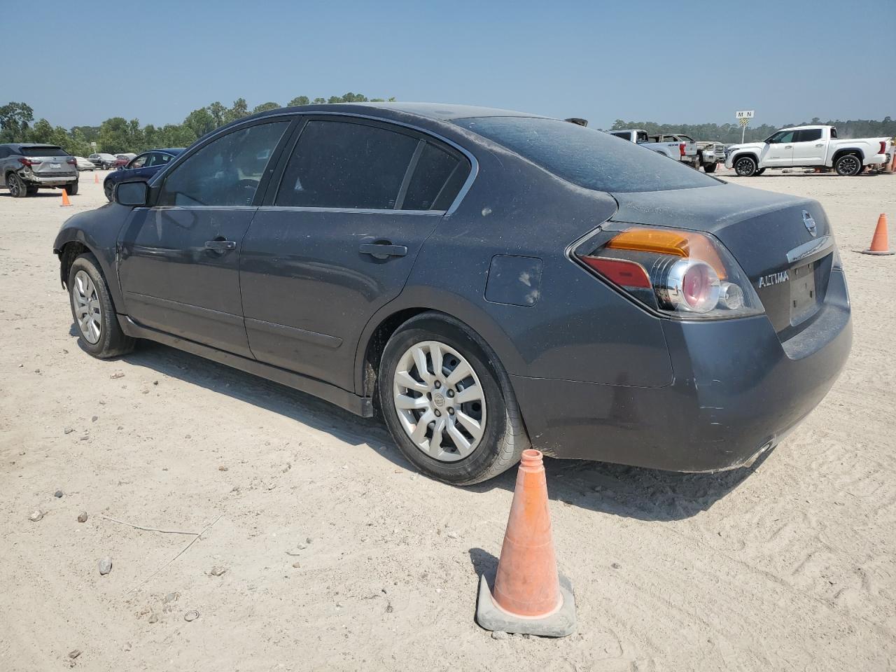 2009 Nissan Altima - Image 2