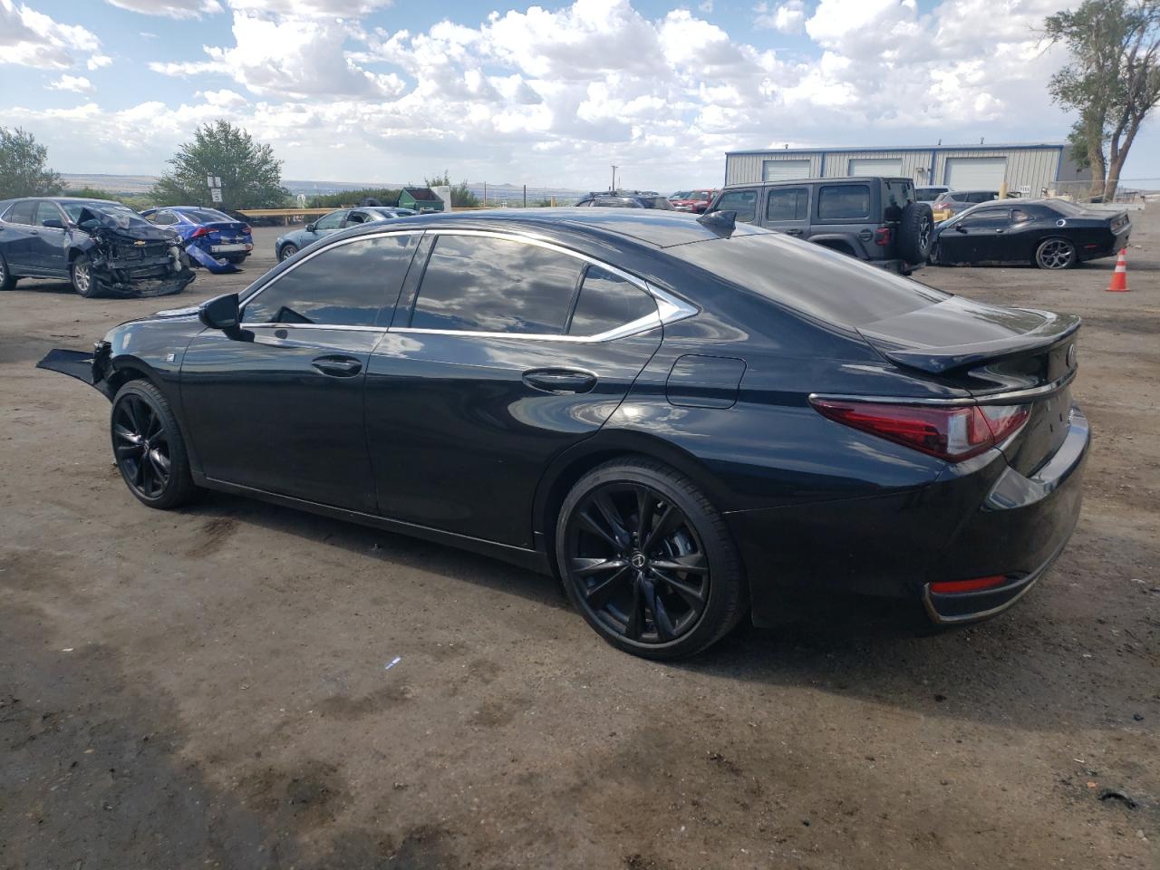 58ABA1C19PU028483 2023 LEXUS ES - Image 2