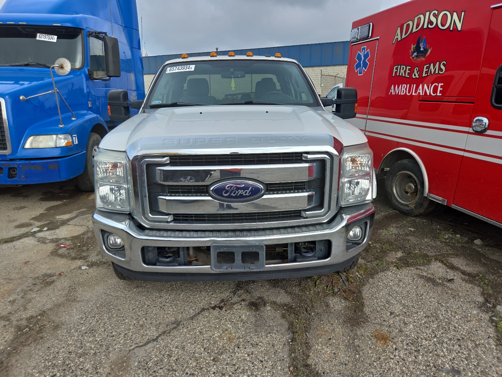 2016 Ford F350 Super Duty vin: 1FT8X3DT2GEB28791