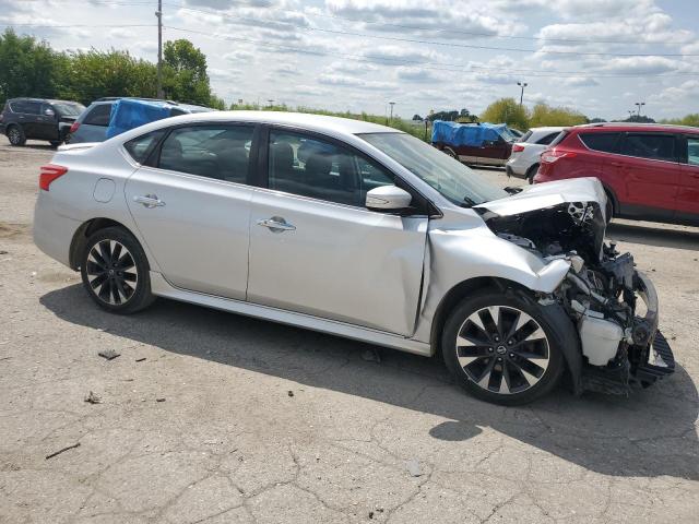 Sedans NISSAN SENTRA 2016 Srebrny