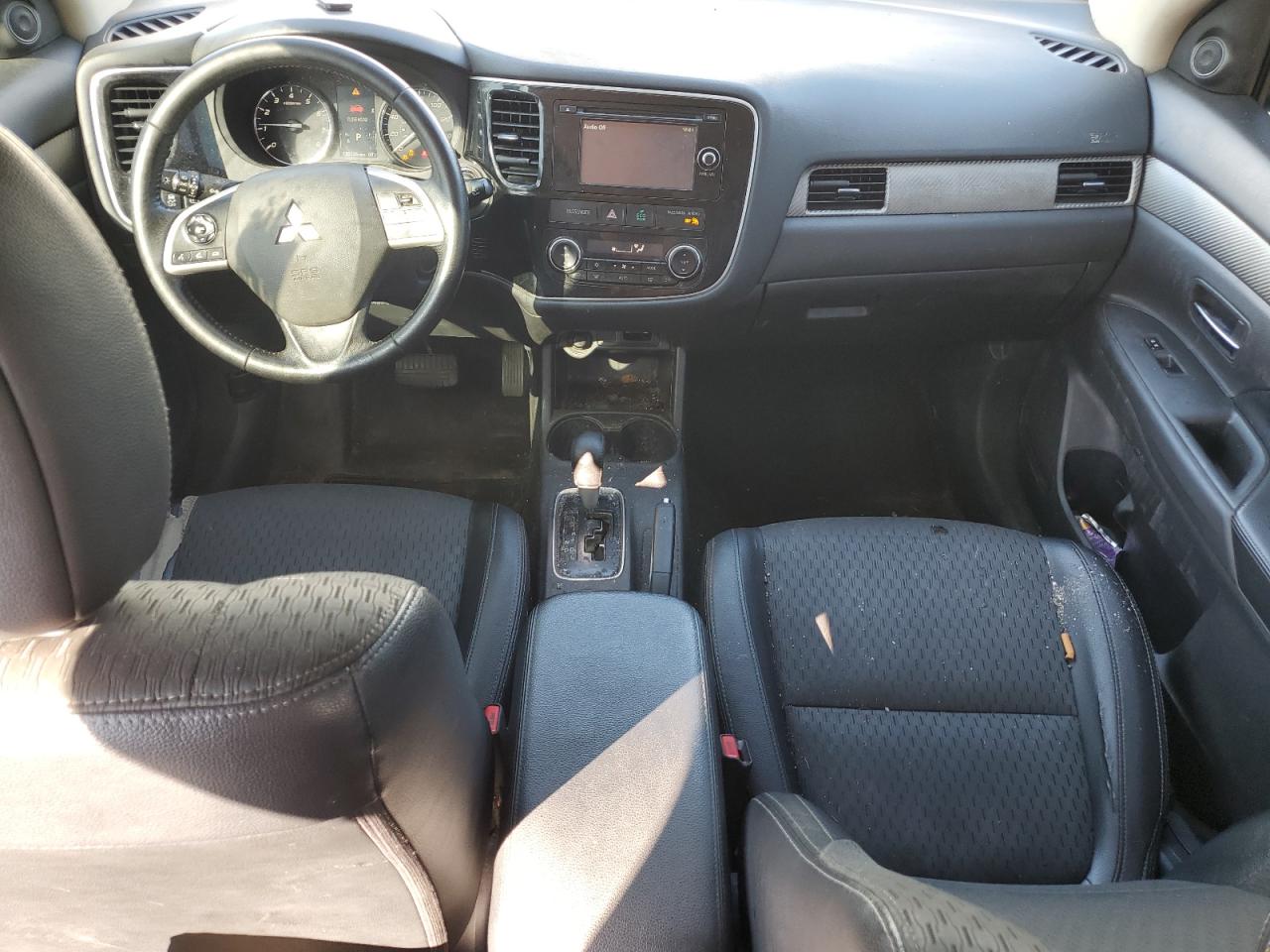 JA4AD3A38FZ011748 2015 Mitsubishi Outlander Se