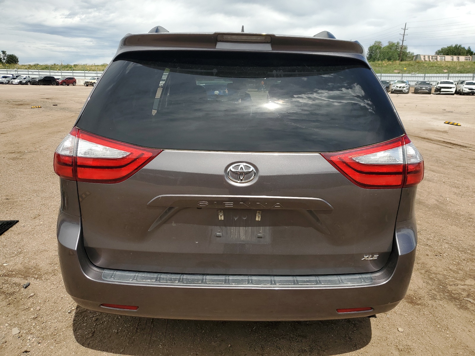 5TDYZ3DC3KS004123 2019 Toyota Sienna Xle