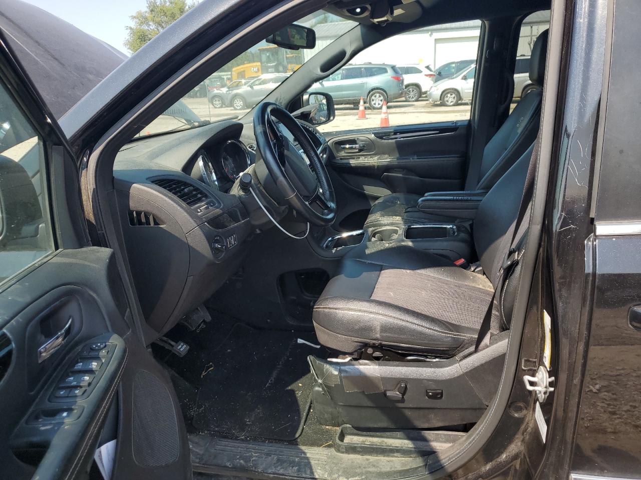 2015 Chrysler Town & Country S VIN: 2C4RC1HG5FR755780 Lot: 65769754