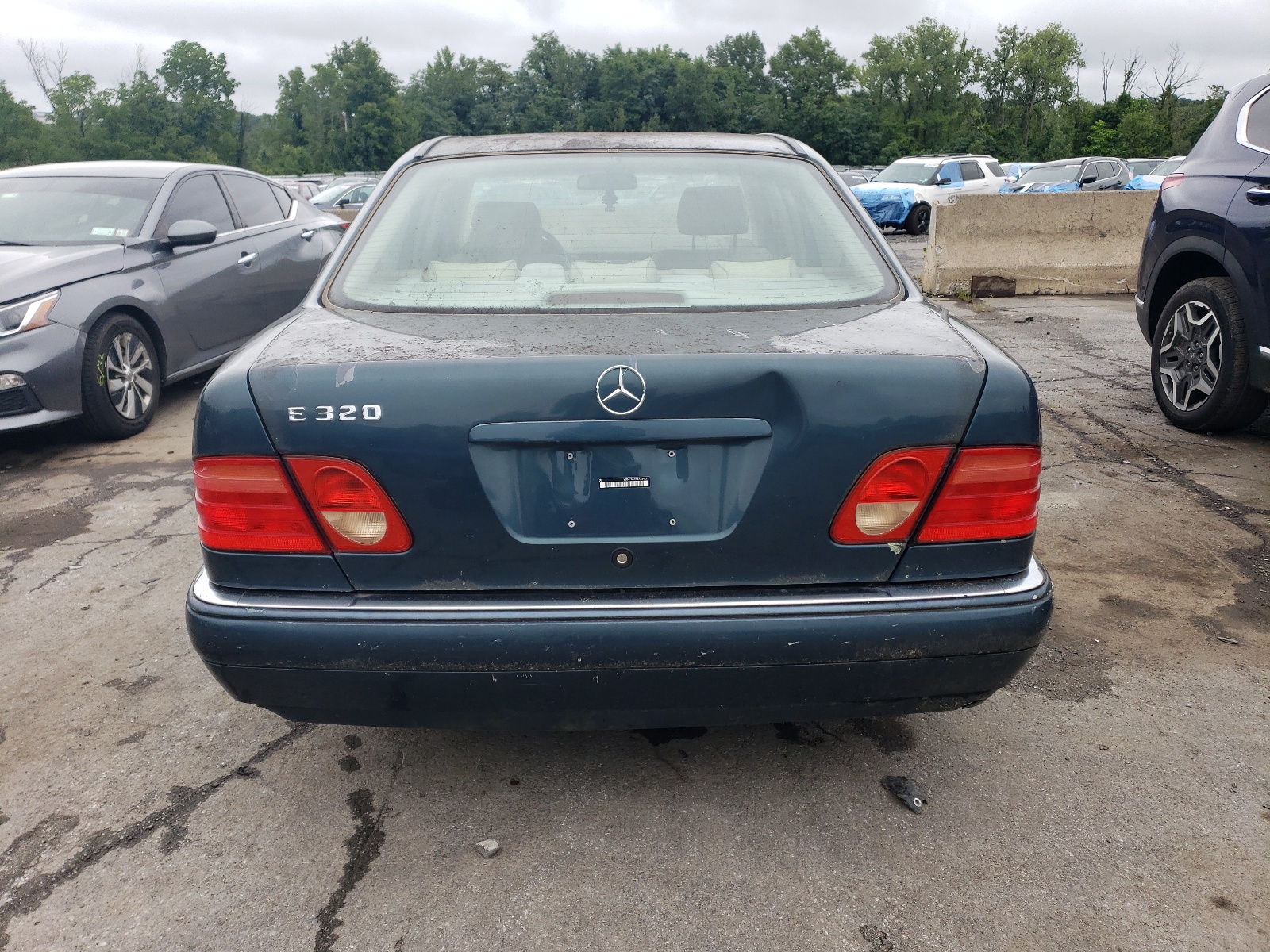 WDBJF65H4XA794279 1999 Mercedes-Benz E 320