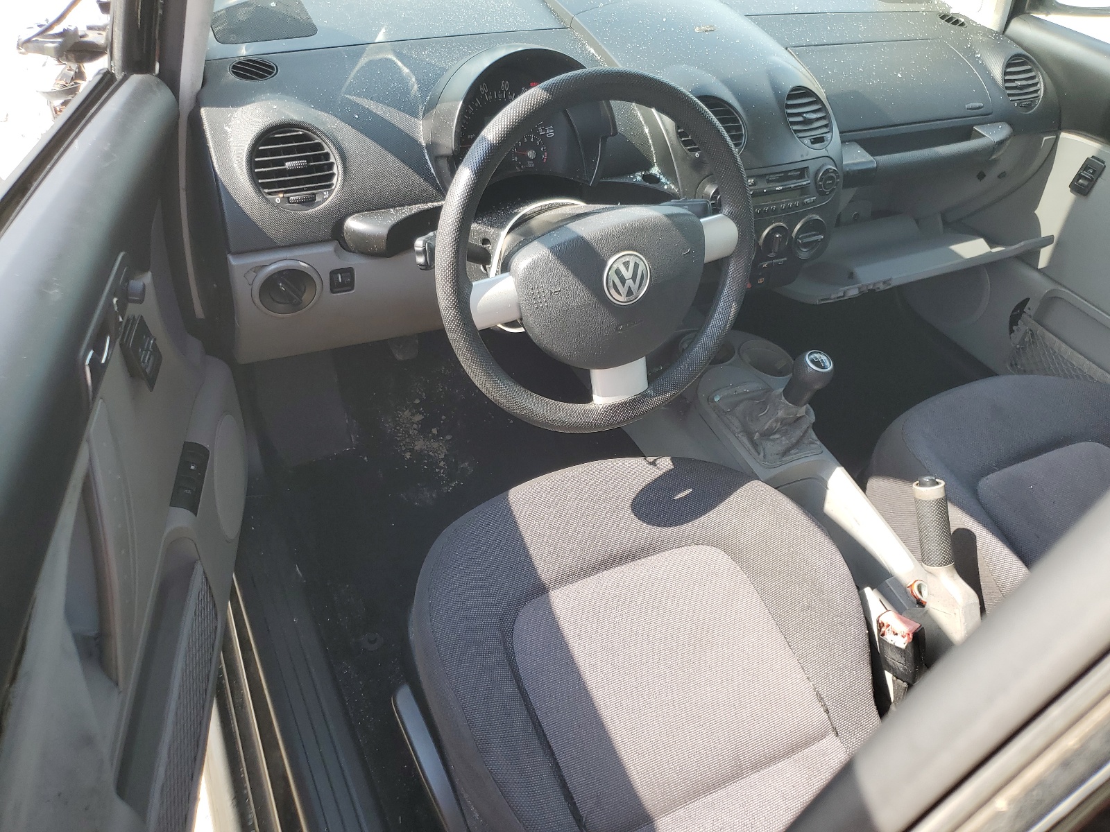 3VWBK21C83M439727 2003 Volkswagen New Beetle Gl