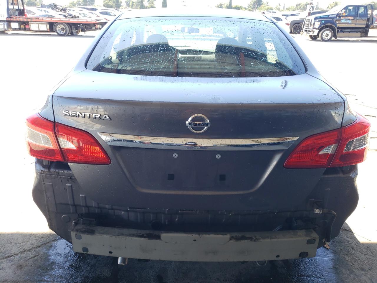 3N1AB7AP8JY335035 2018 Nissan Sentra S