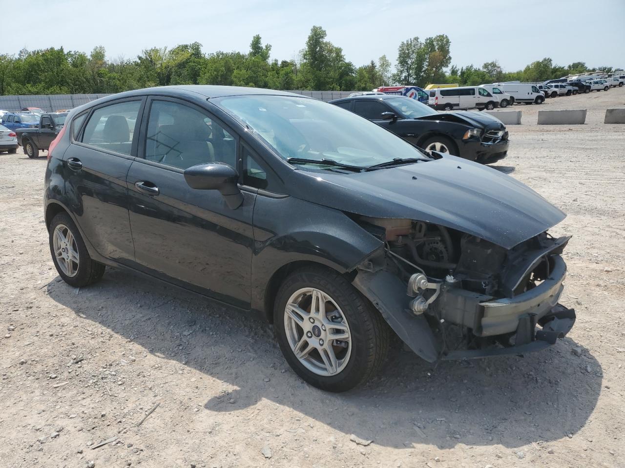 VIN 3FADP4EJ9HM113210 2017 FORD FIESTA no.4