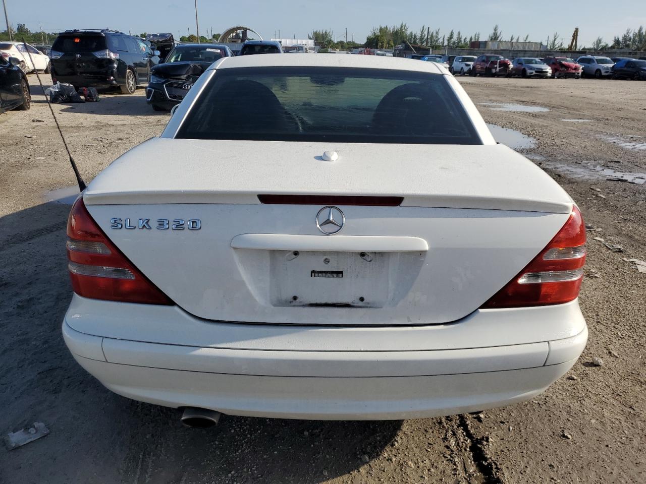 WDBKK65FX4F311407 2004 Mercedes-Benz Slk 320