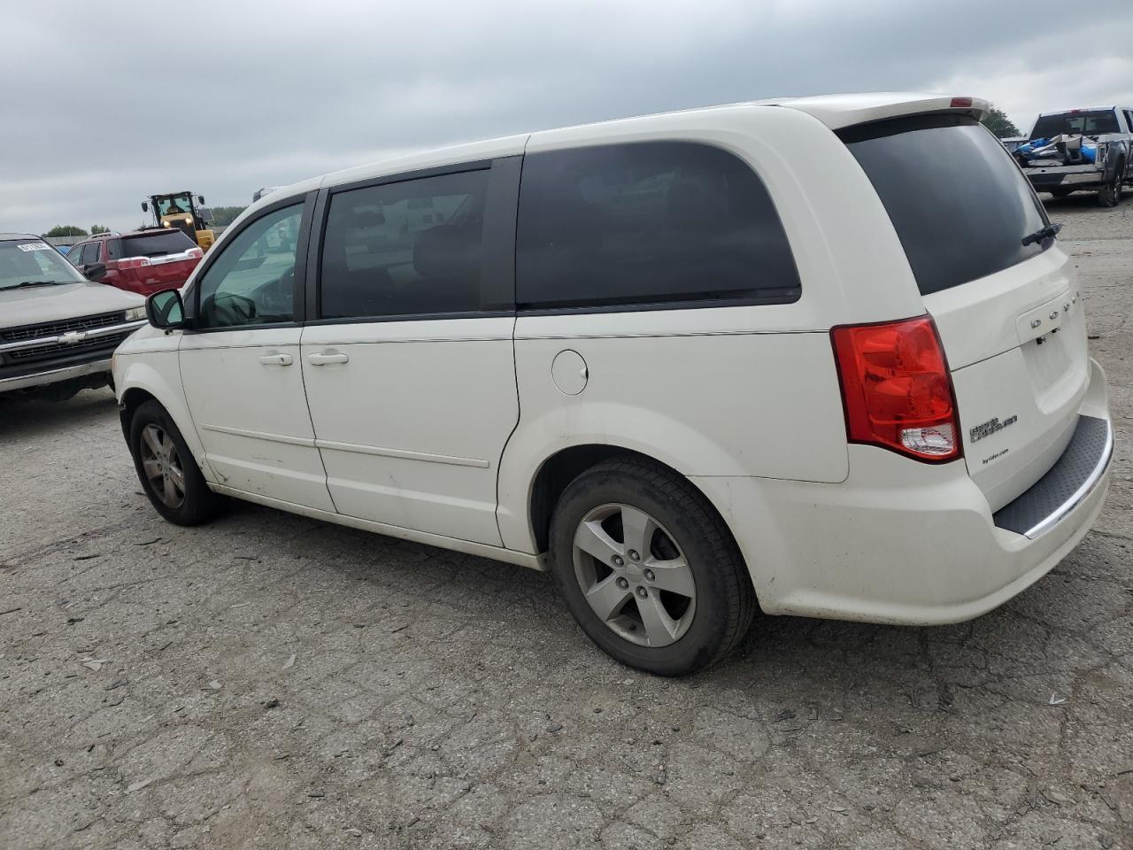 2013 Dodge Caravan - Image 2