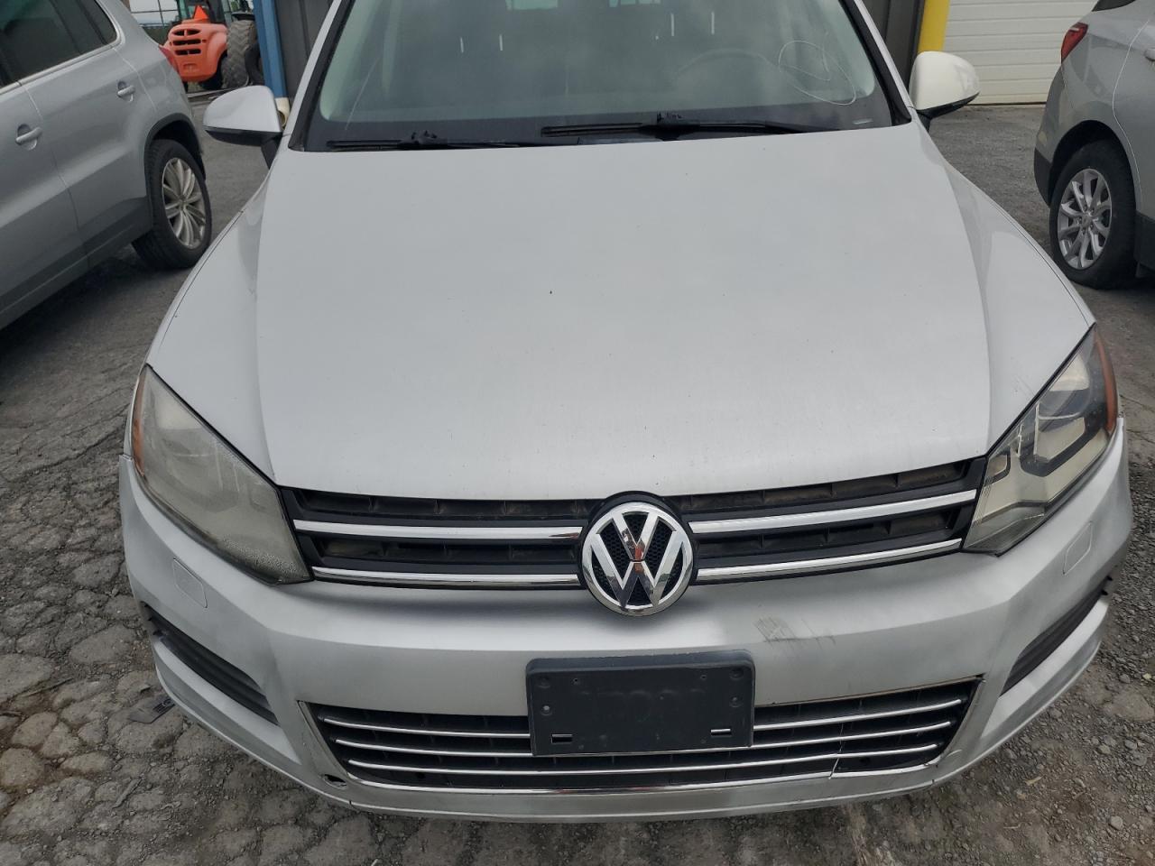 2012 Volkswagen Touareg V6 VIN: WVGEF9BPXCD011311 Lot: 68870534