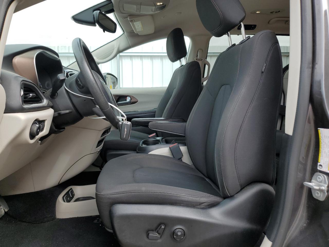 2018 Chrysler Pacifica Touring Plus VIN: 2C4RC1FG4JR132985 Lot: 69272314