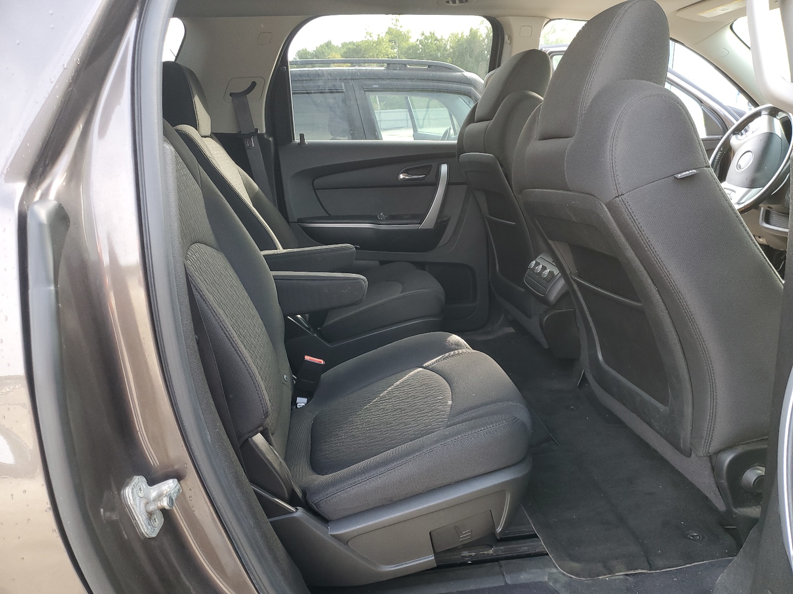 1GKKVPED1BJ237774 2011 GMC Acadia Sle