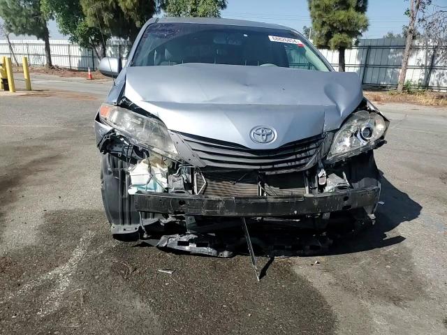 2013 Toyota Sienna Xle VIN: 5TDYK3DC9DS359725 Lot: 68826854