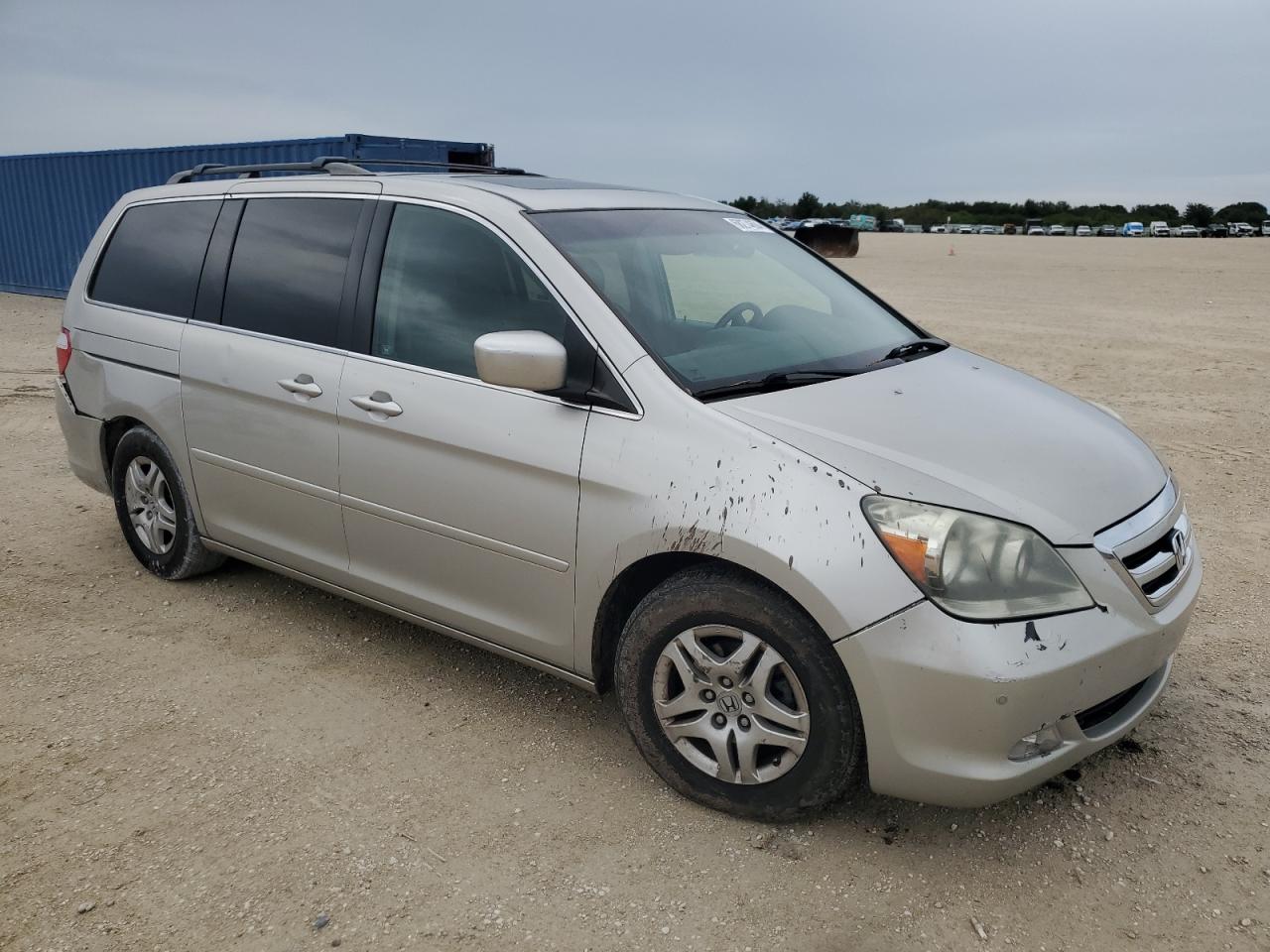 2005 Honda Odyssey Touring VIN: 5FNRL38855B049682 Lot: 68274604