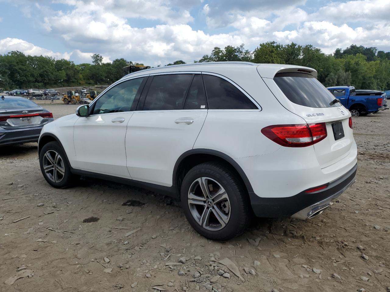 WDC0G4KB7HV003231 2017 MERCEDES-BENZ GLC - Image 2