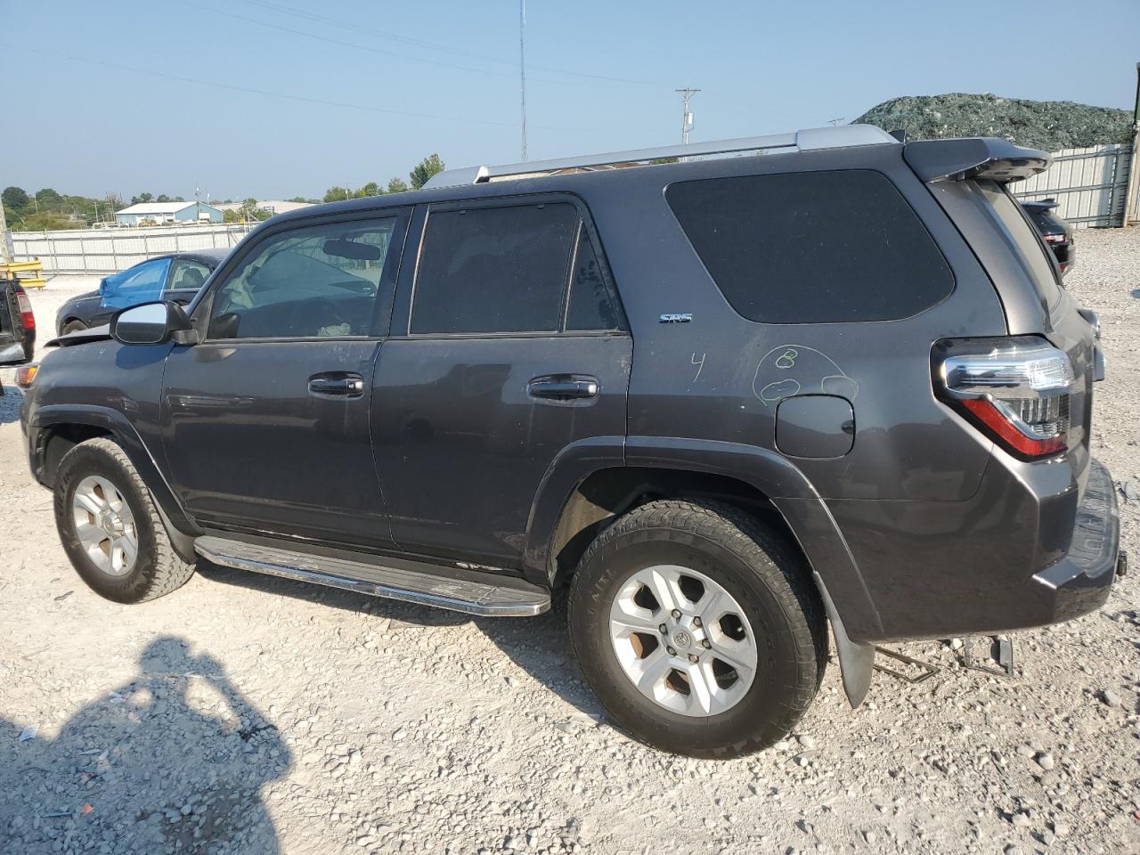 VIN JTEBU5JR1G5310044 2016 TOYOTA 4RUNNER no.2