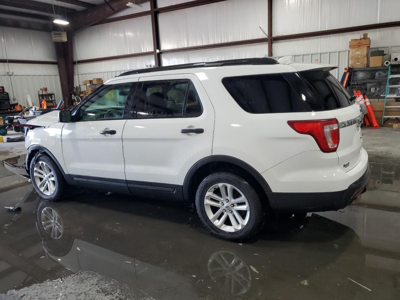 1FM5K7B88HGC17886 2017 FORD EXPLORER - Image 2