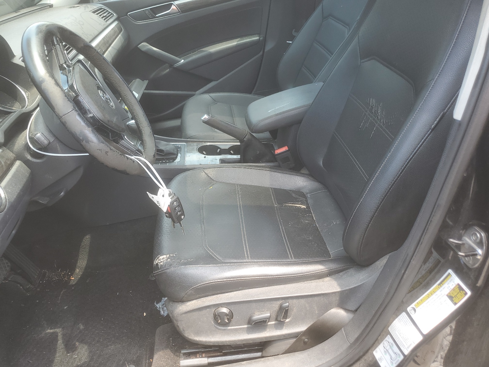 1VWBT7A3XHC009619 2017 Volkswagen Passat Se