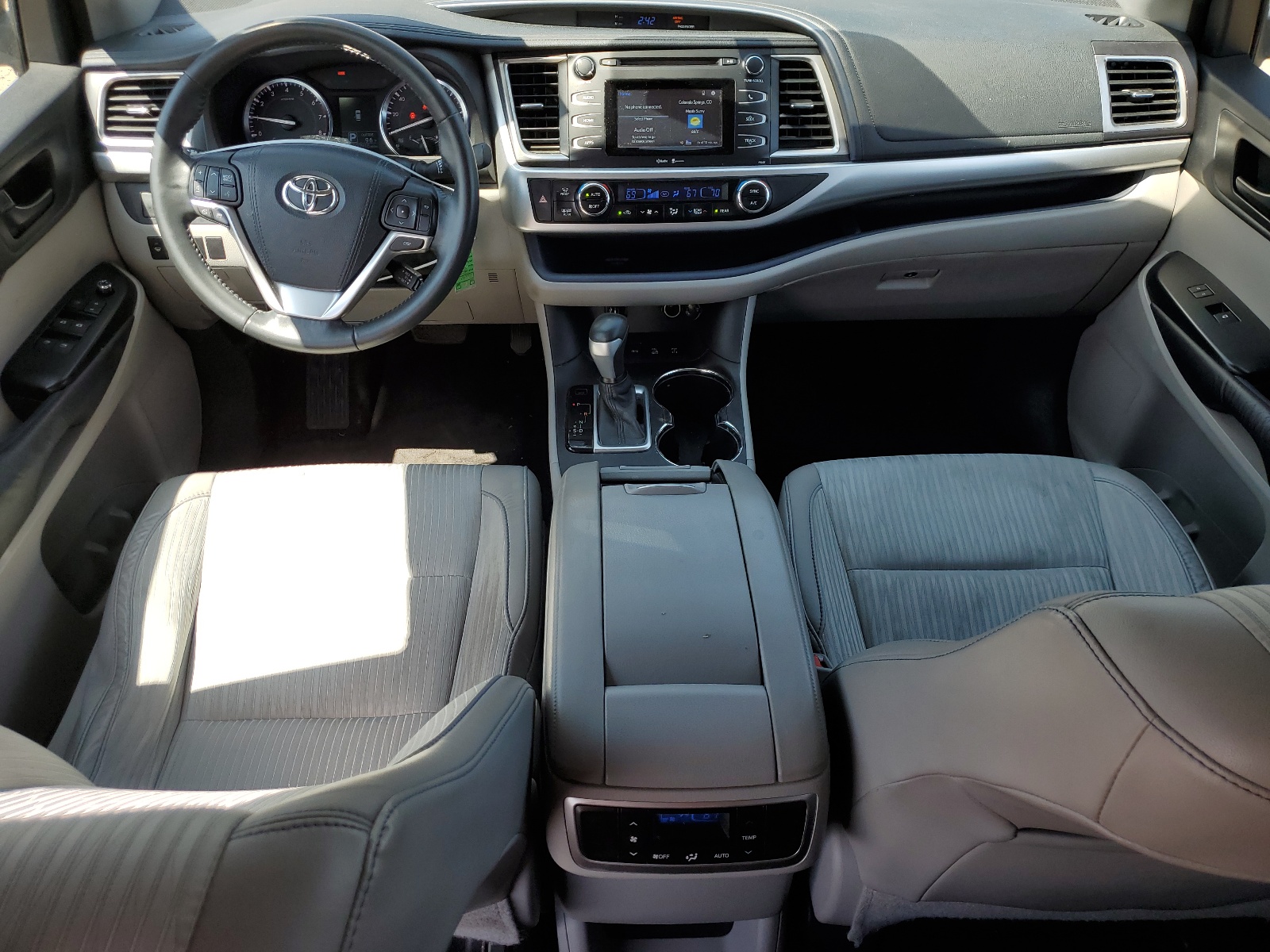 2015 Toyota Highlander Le vin: 5TDBKRFH3FS206133