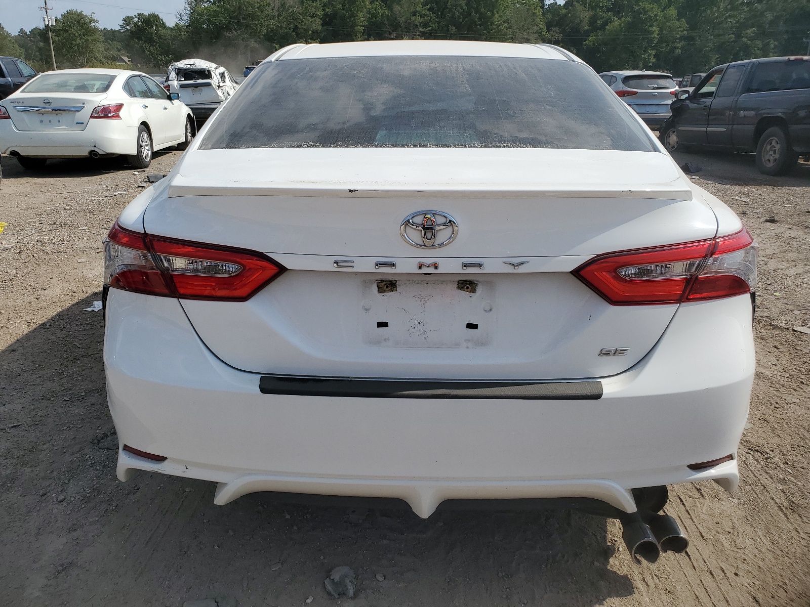 2018 Toyota Camry L vin: 4T1B11HK5JU640292