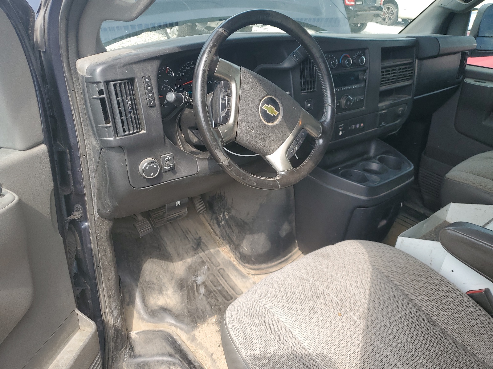 1GCWGAFF7G1208856 2016 Chevrolet Express G2500