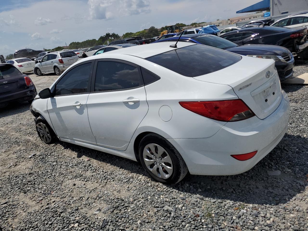 KMHCT4AE7HU202209 2017 HYUNDAI ACCENT - Image 2