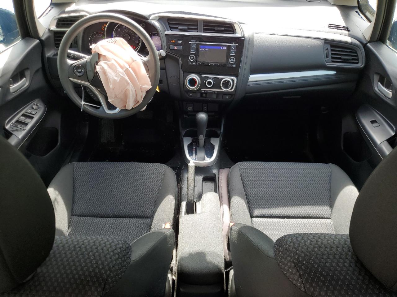 3HGGK5H48KM732813 2019 Honda Fit Lx