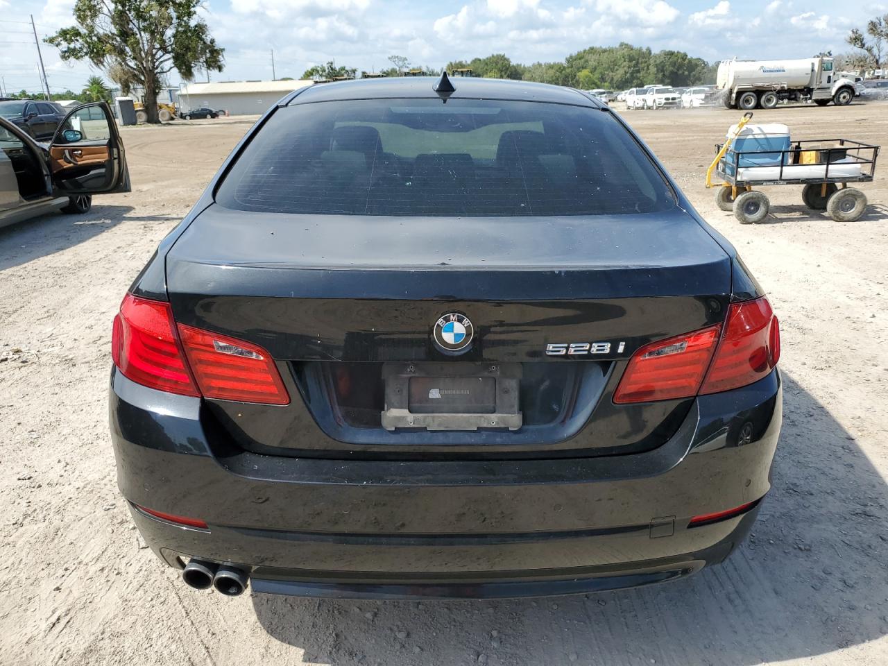 2011 BMW 528 I VIN: WBAFR1C51BC739695 Lot: 68000154