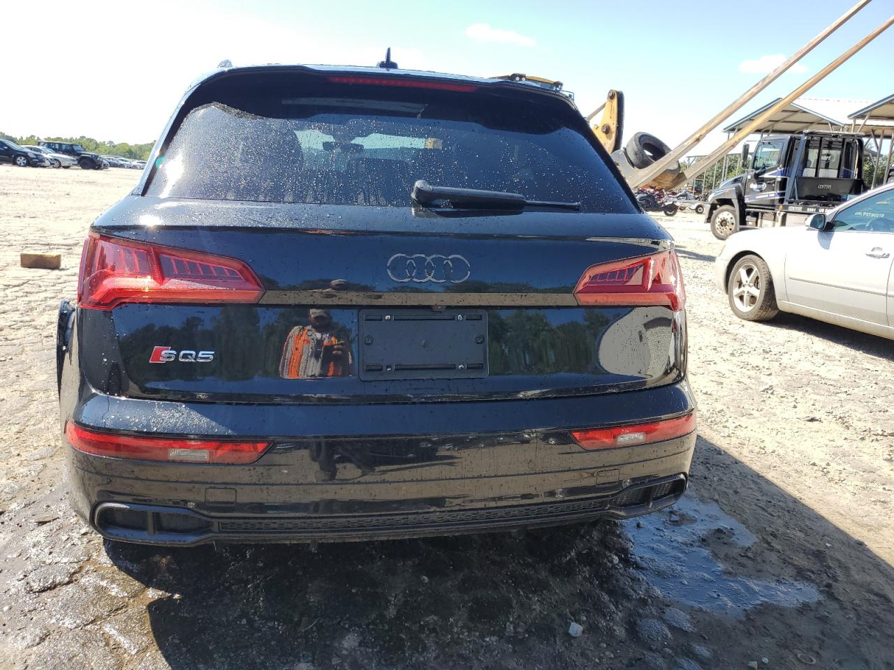 WA1A4AFY5J2205549 2018 Audi Sq5 Premium Plus