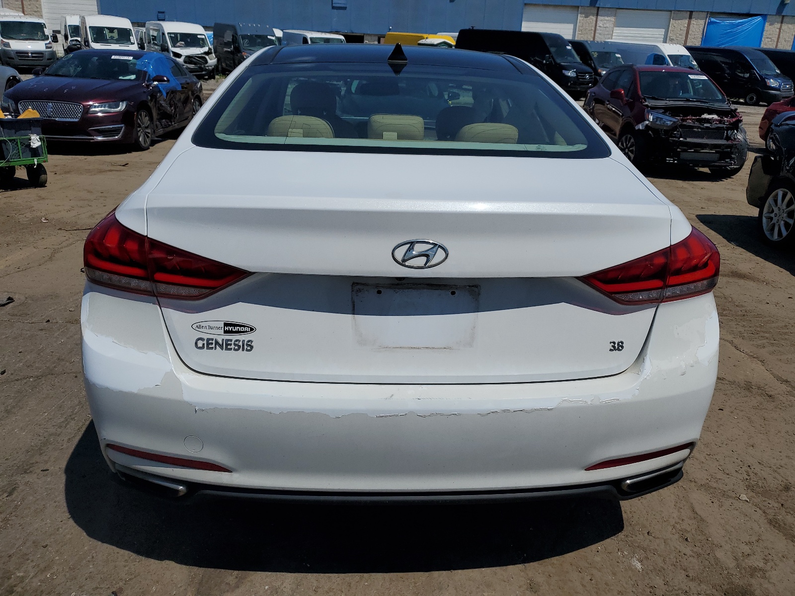 2015 Hyundai Genesis 3.8L vin: KMHGN4JE2FU089326