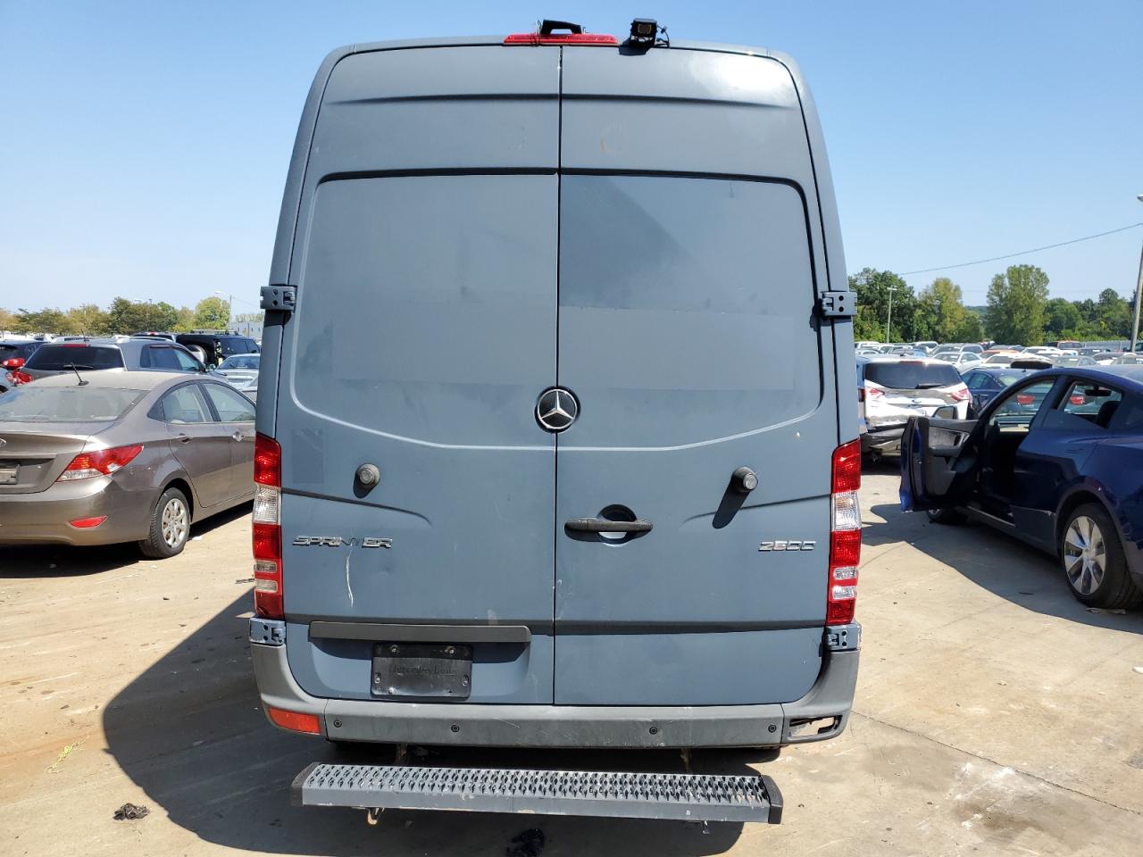 2018 Mercedes-Benz Sprinter 2500 VIN: WD3PE7CD1JP621855 Lot: 68873364