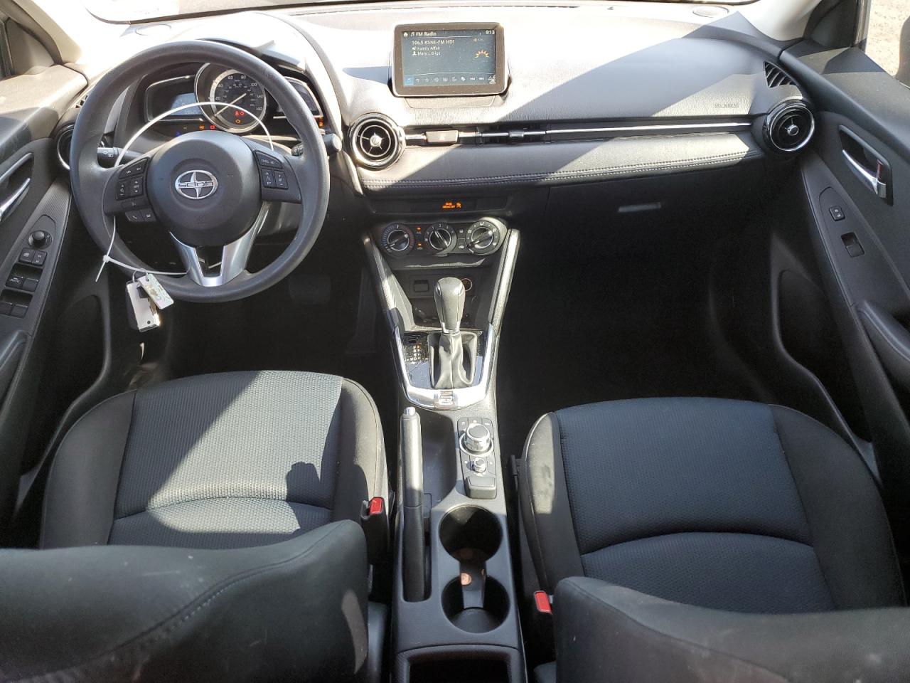 3MYDLBZVXGY102832 2016 Toyota Scion Ia