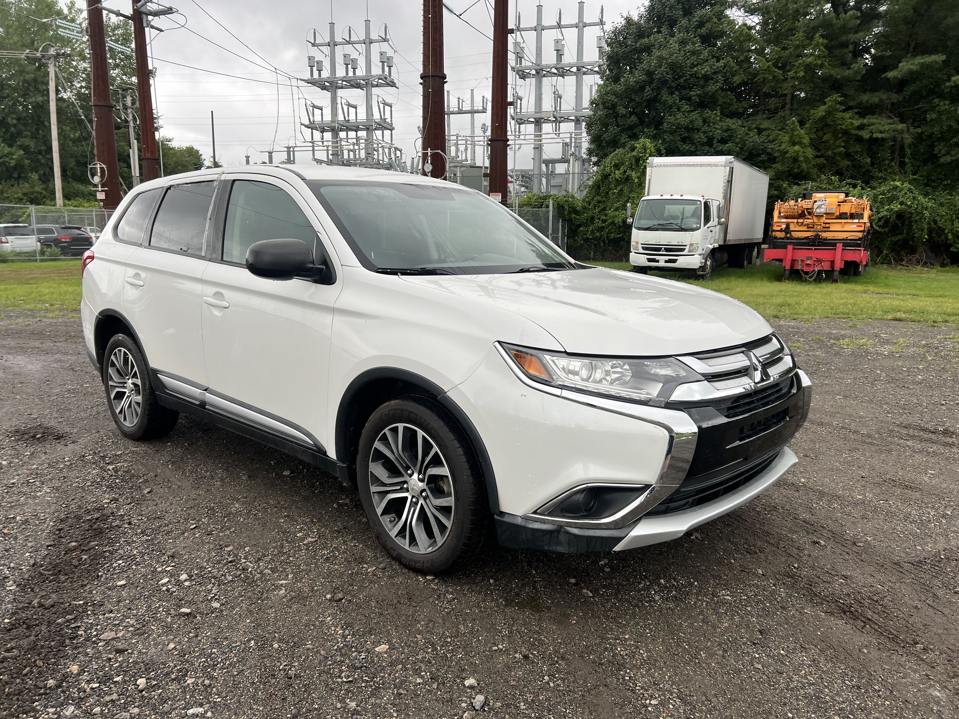 2017 Mitsubishi Outlander Es vin: JA4AZ2A30HZ035766