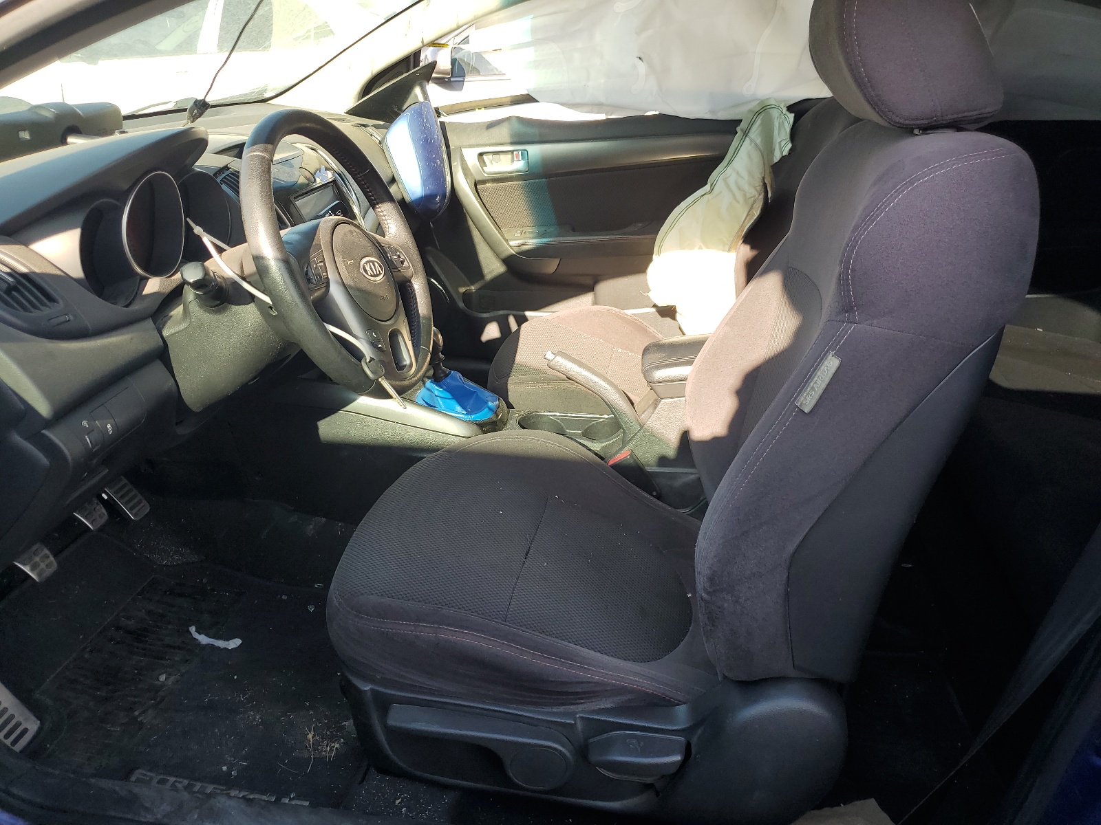 KNAFW6A36B5422636 2011 Kia Forte Sx