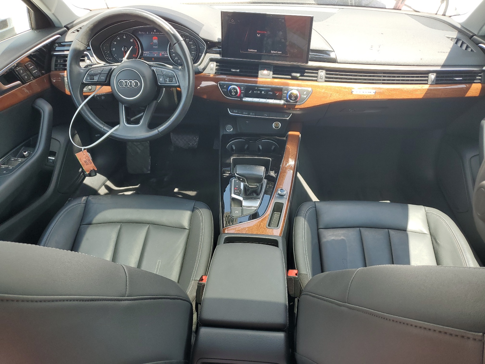 WAUABAF44MA018318 2021 Audi A4 Premium 40