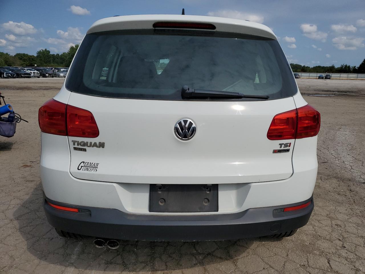 WVGBV7AX4JK005170 2018 Volkswagen Tiguan Limited