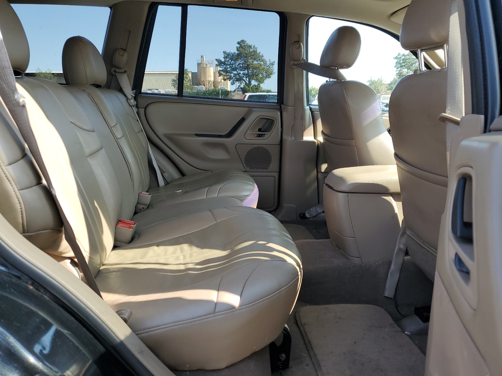 1J4GW48S32C329913 2002 Jeep Grand Cherokee Laredo