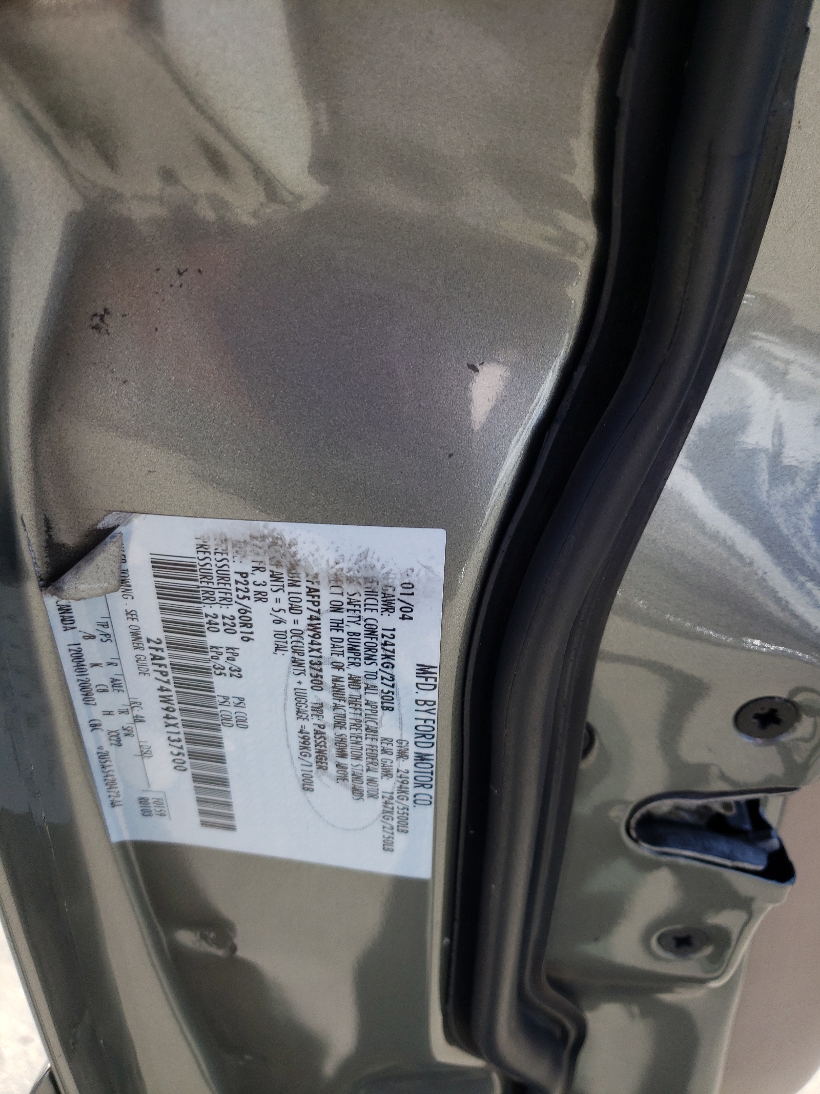 2FAFP74W94X137500 2004 Ford Crown Victoria Lx