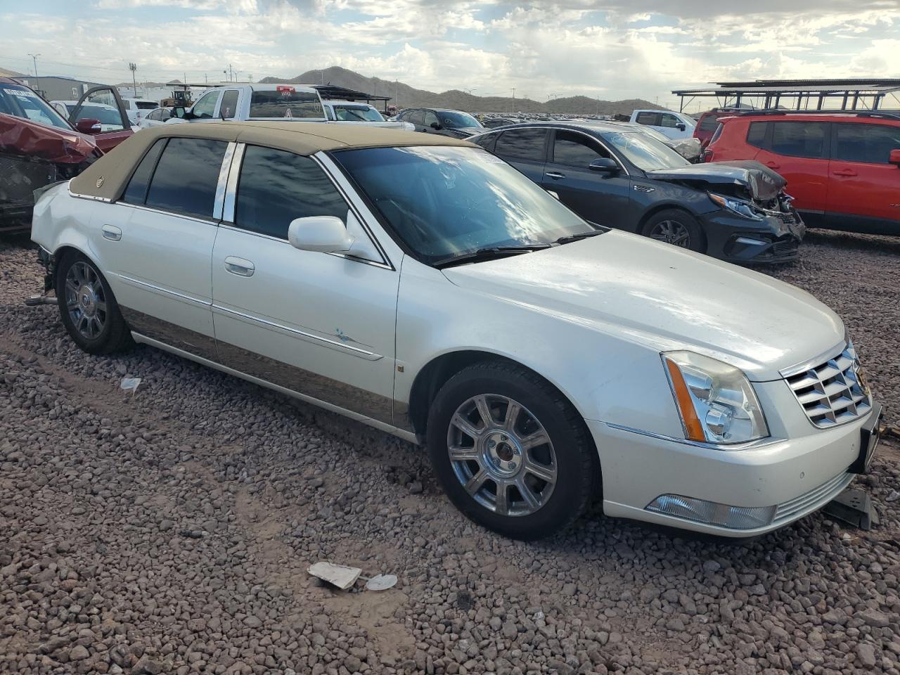 2008 Cadillac DTS - Image 4