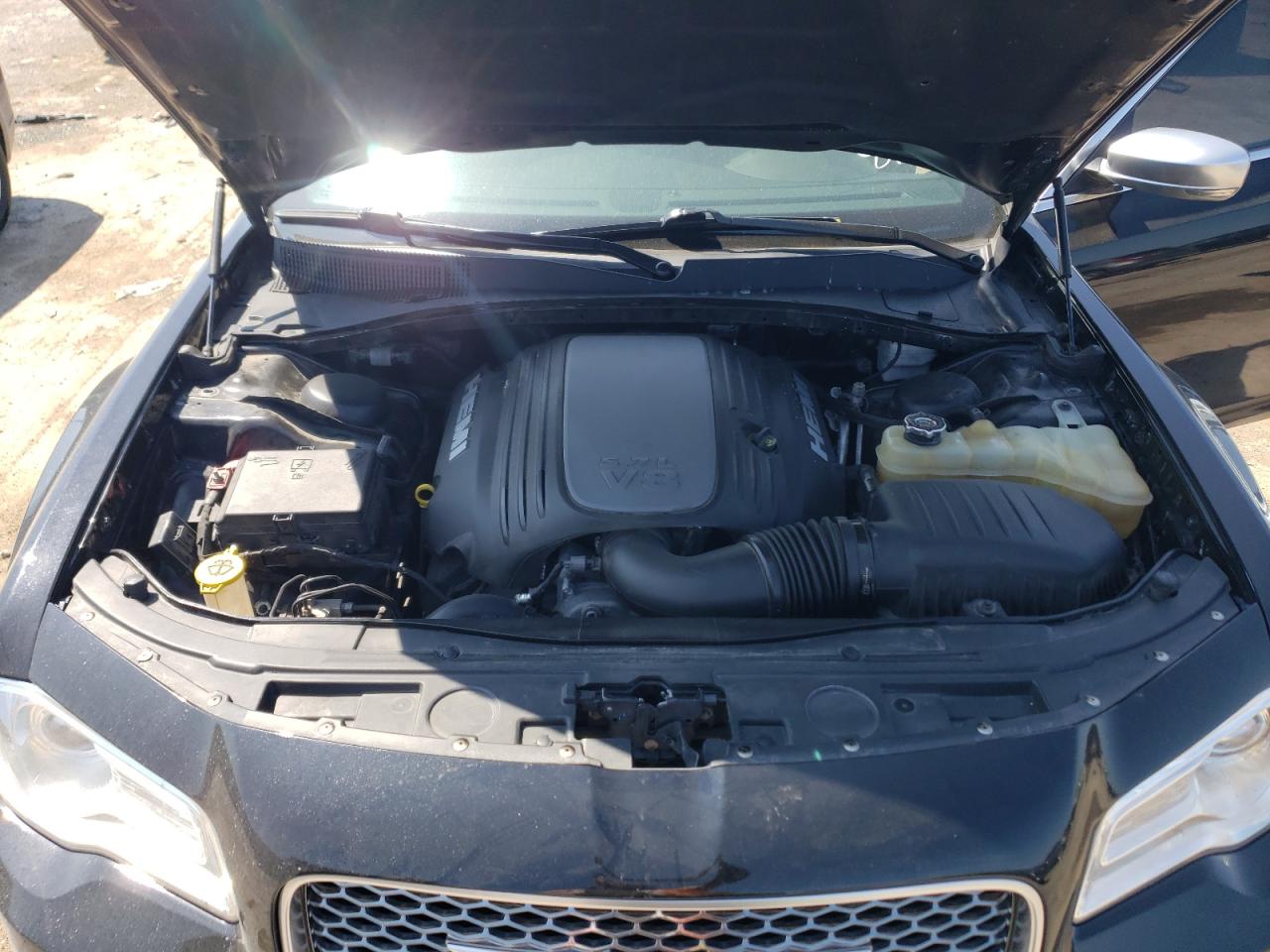 VIN 2C3CCAPTXJH256416 2018 CHRYSLER 300 no.11