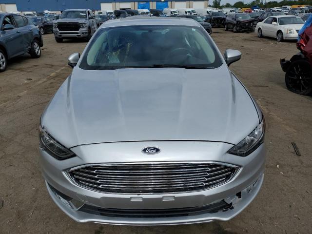 Седани FORD FUSION 2017 Сріблястий