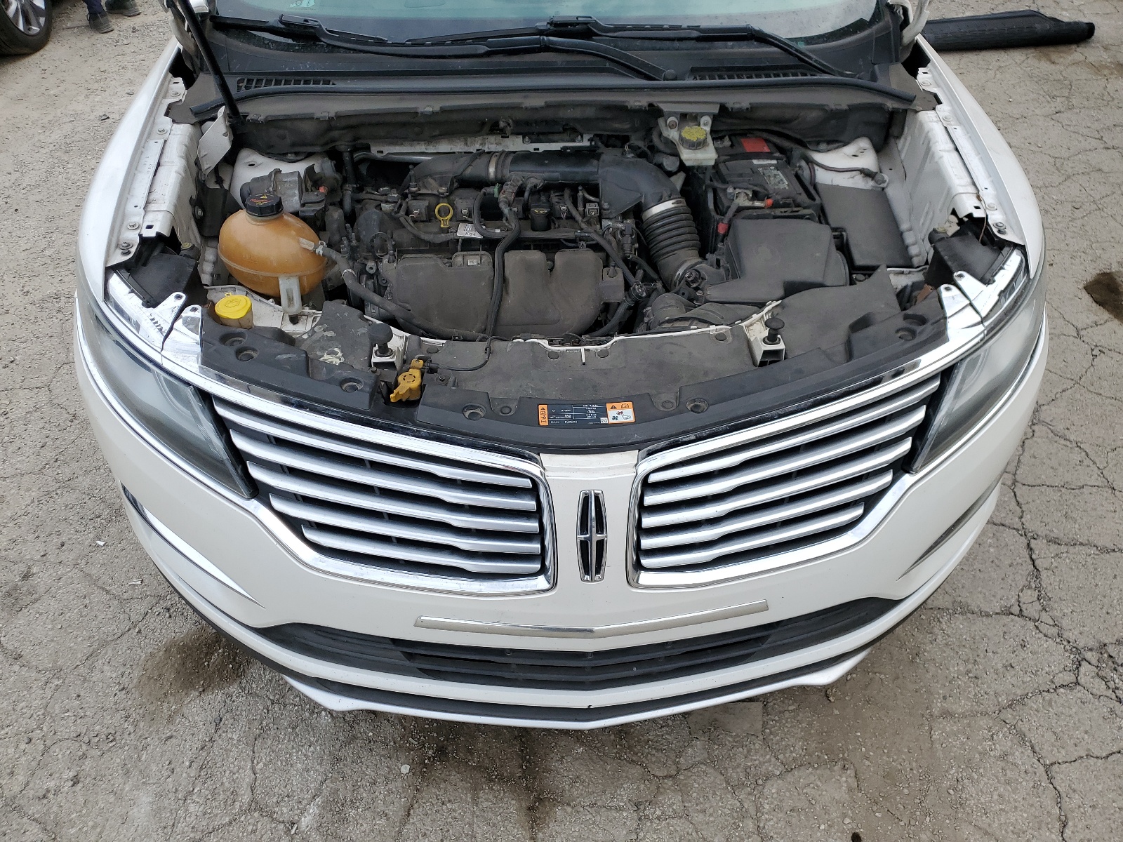 5LMCJ3D94JUL32515 2018 Lincoln Mkc Reserve