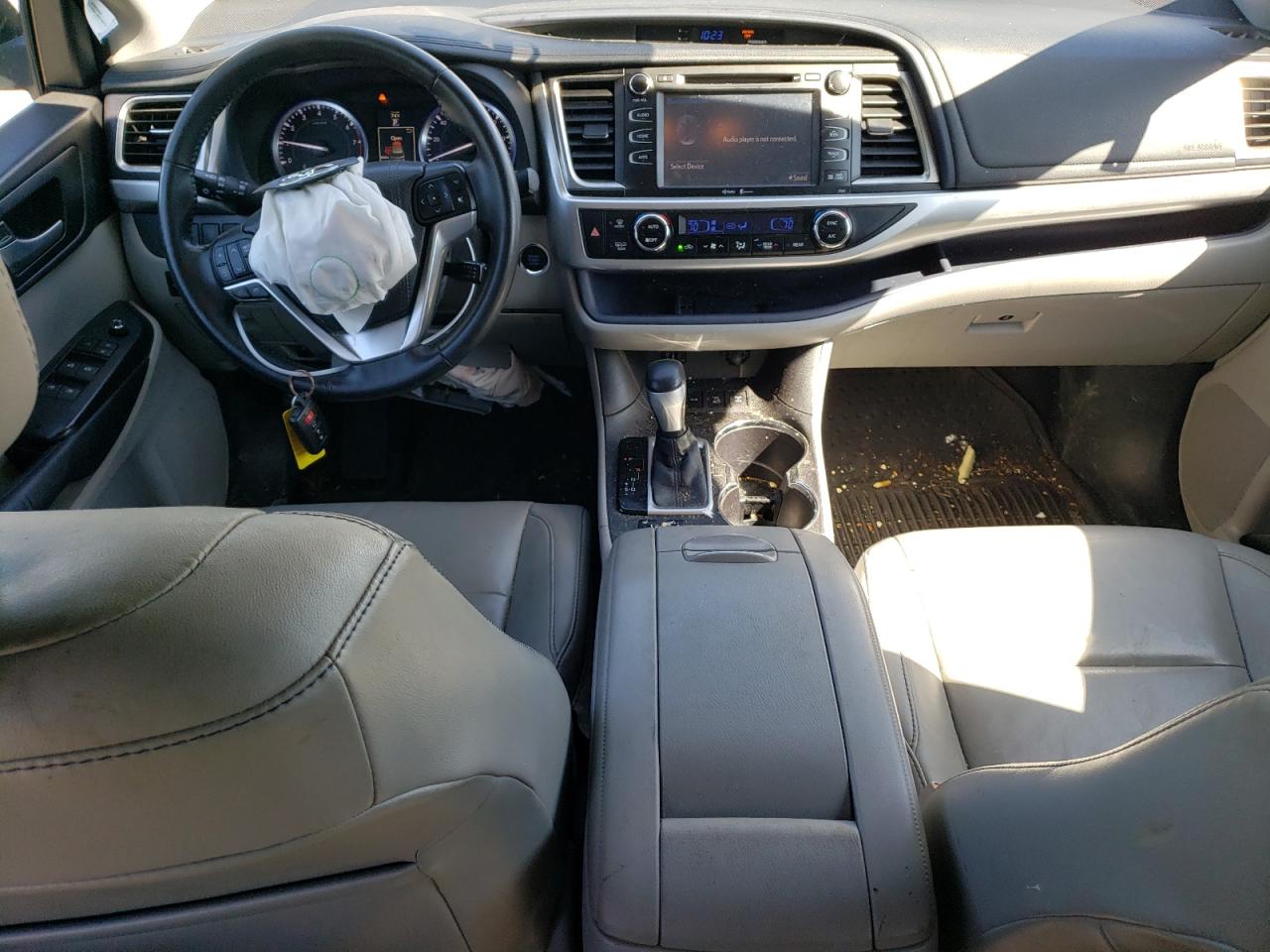 2015 Toyota Highlander Xle VIN: 5TDJKRFHXFS165799 Lot: 65491654