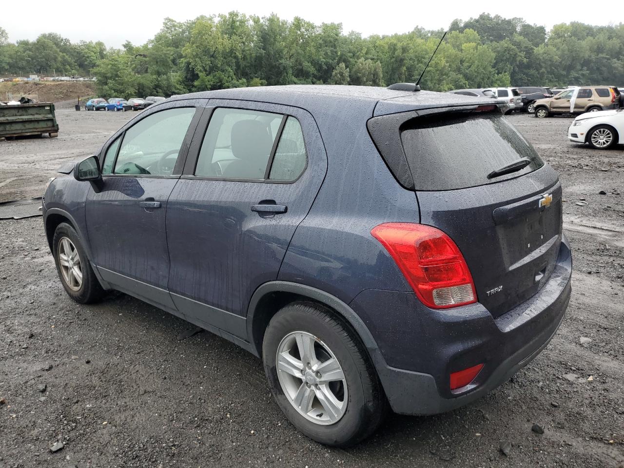 3GNCJKSB1KL270694 2019 CHEVROLET TRAX - Image 2