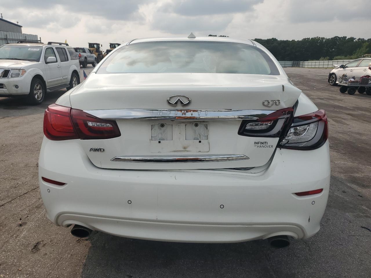 2015 Infiniti Q70 3.7 VIN: JN1BY1AR0FM560352 Lot: 68023504