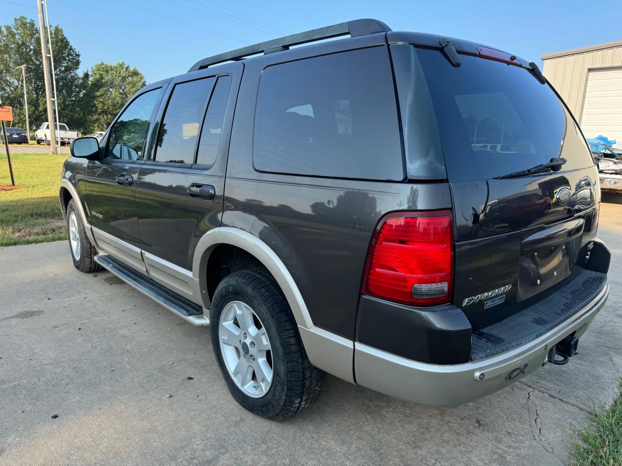 1FMDU74W95UB52707 2005 Ford Explorer Eddie Bauer