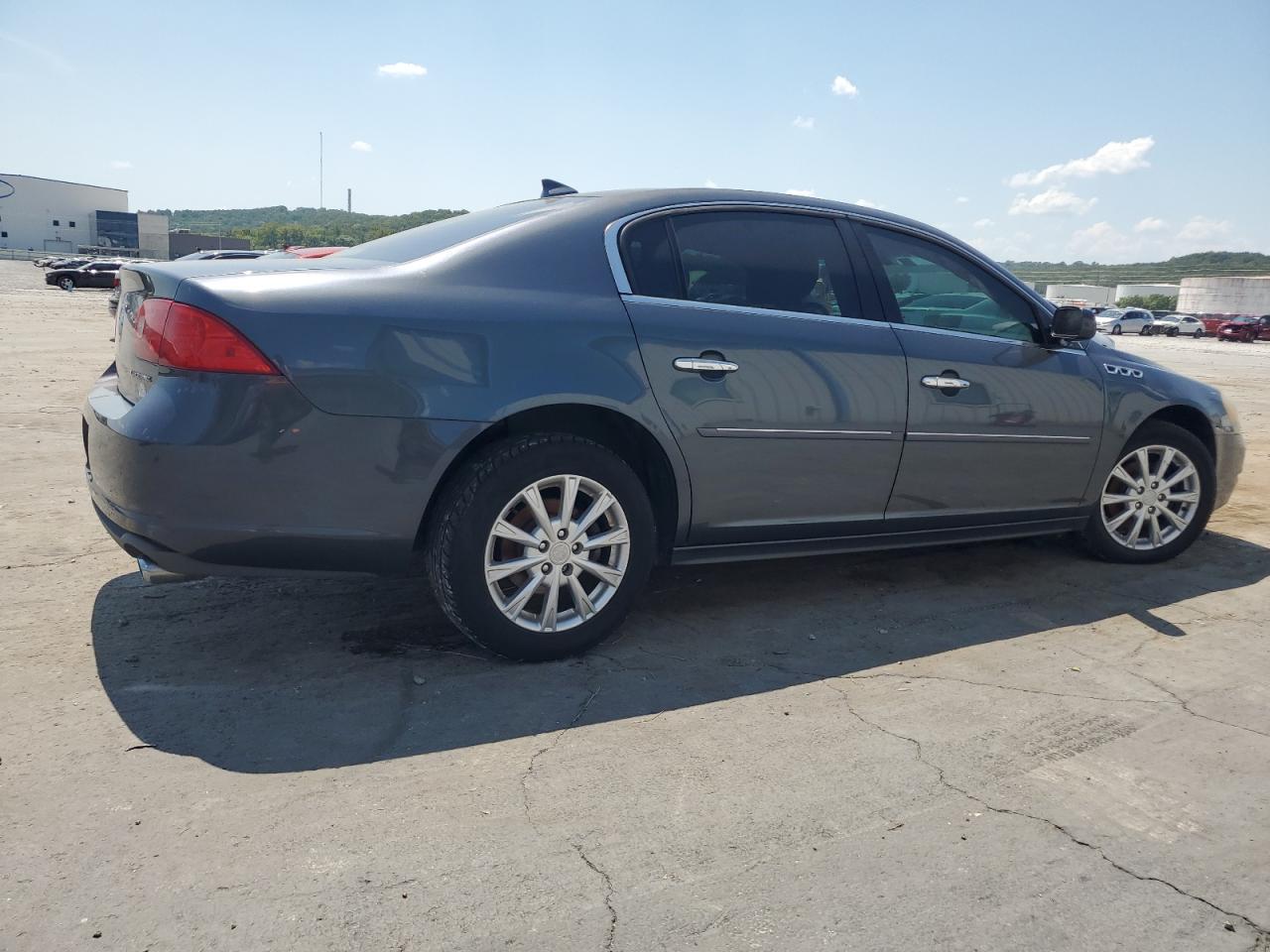 2011 Buick Lucerne - Image 3