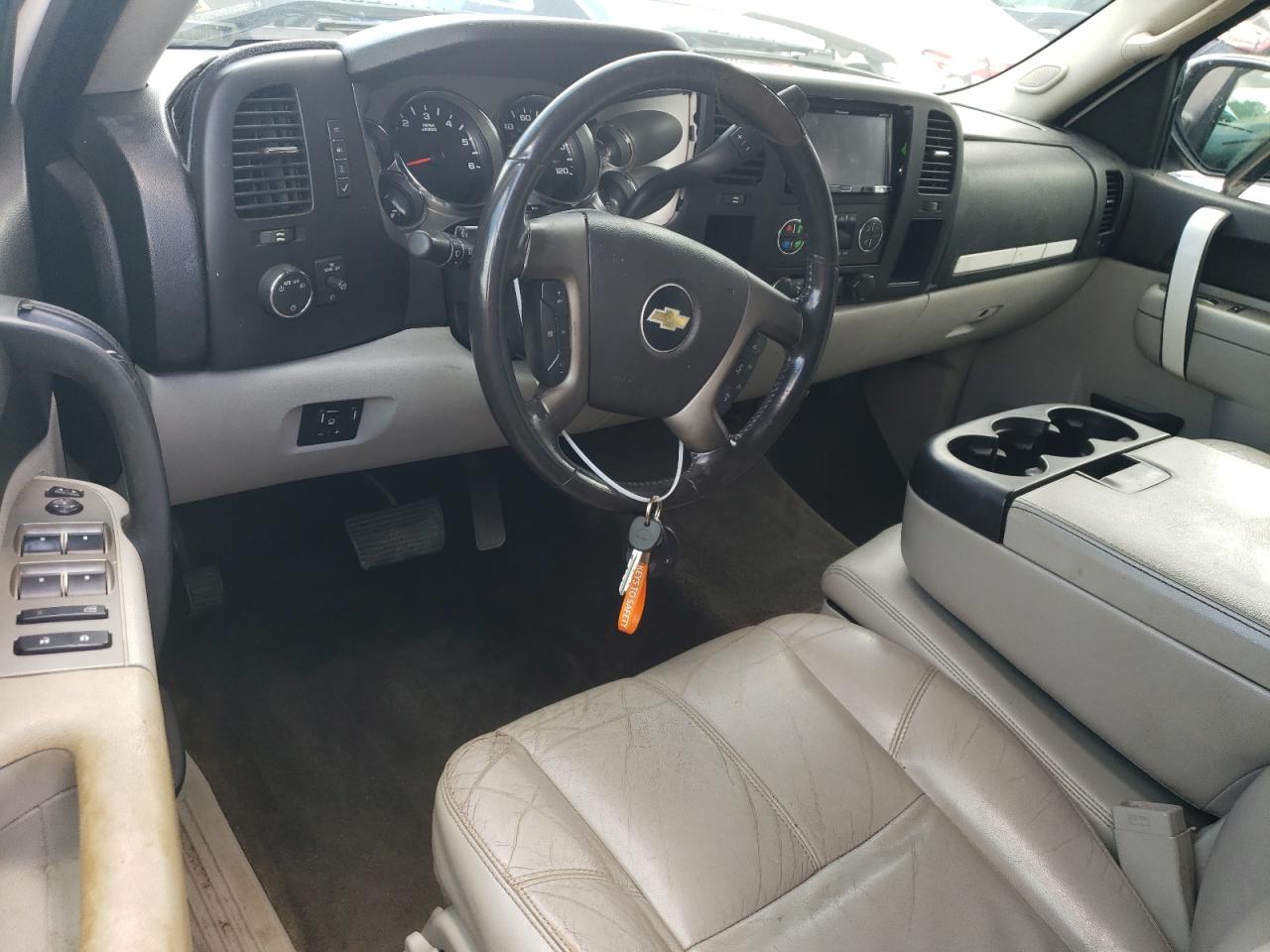 2011 Chevrolet Silverado - Image 8